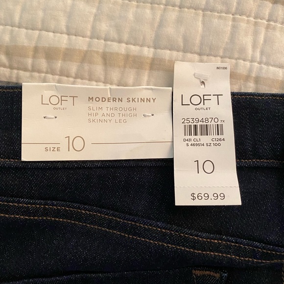 Size 10 LOFT skinny jeans. Dark blue. NWT - Picture 2 of 2